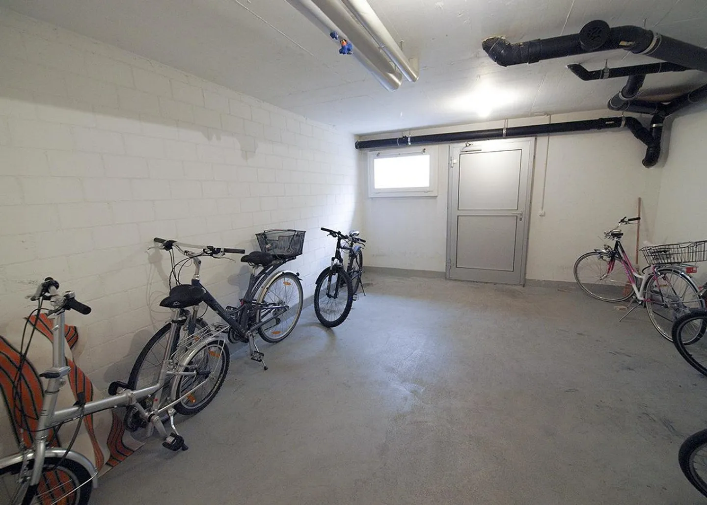 Spacious, light-flooded penthouse apartment close to the center - Photo 13 of 17