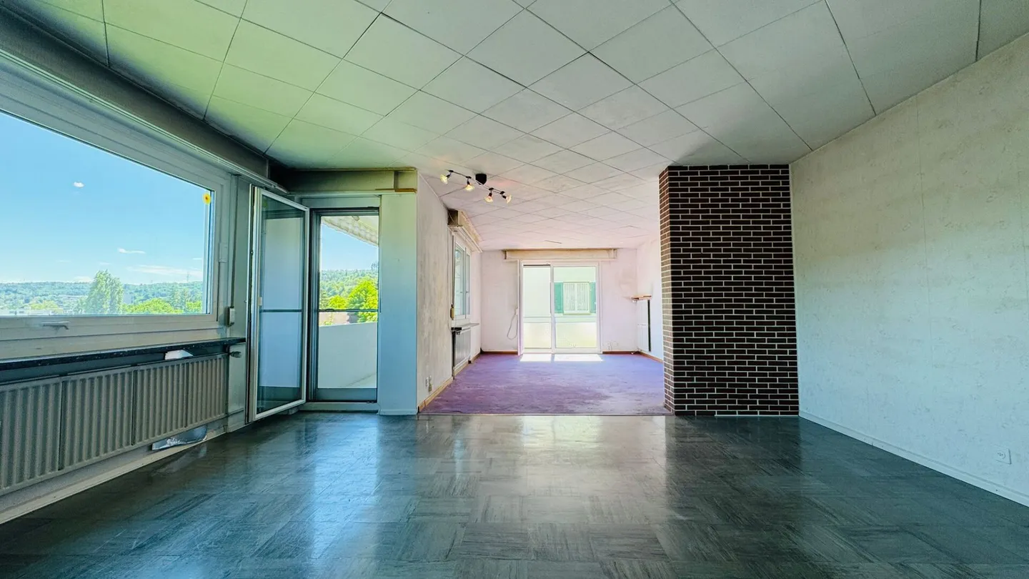 Ampia casa multigenerazionale con vista panoramica, potenziale di utilizzo versatile e doppio garage - Foto 13 di 24
