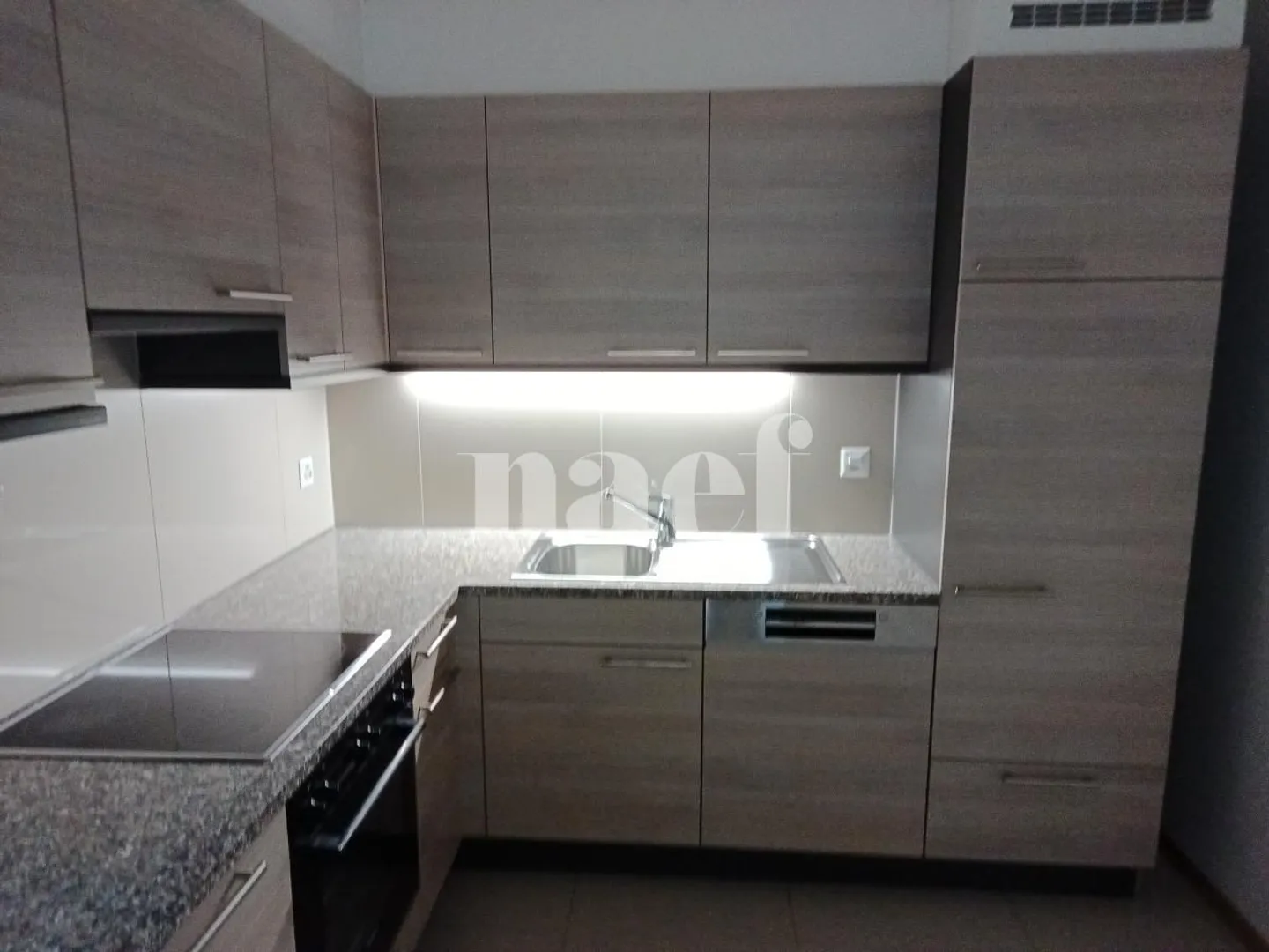 6-room apartment on the 2nd floor in Versoix, close to schools and TPG - Photo 1 of 13