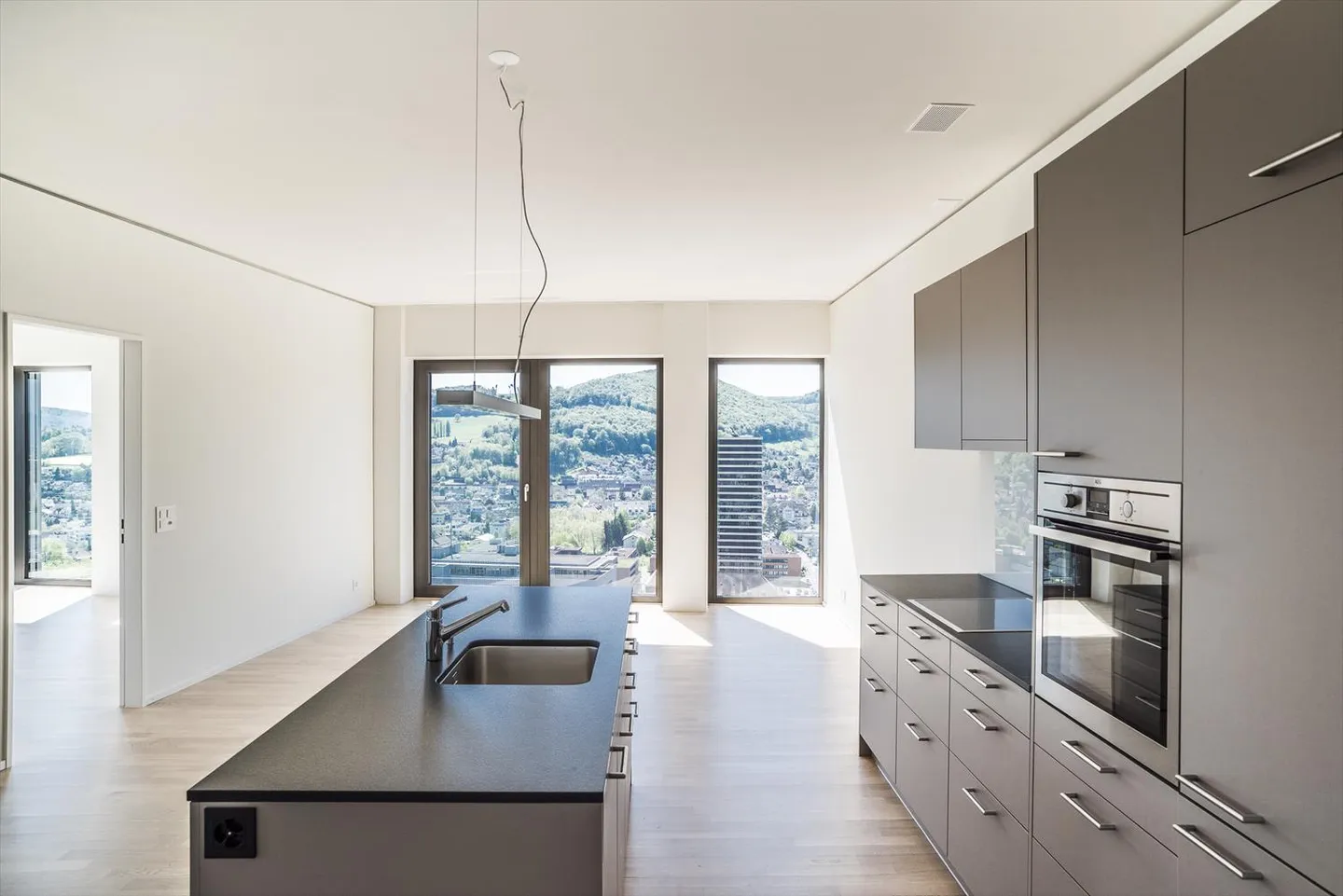 Appartamento moderno al 20° piano! - Foto 2 di 5