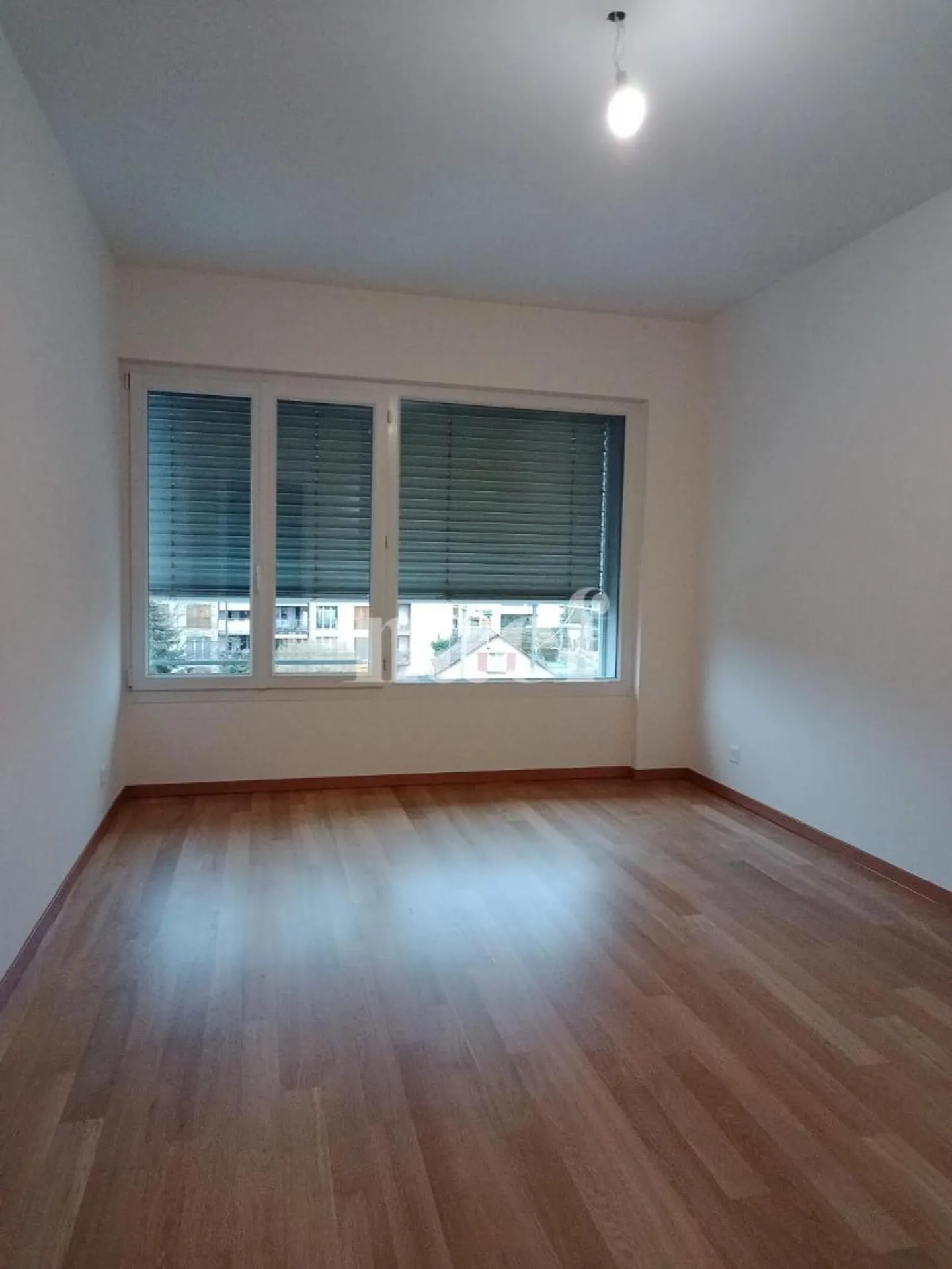 6-room apartment on the 2nd floor in Versoix, close to schools and TPG - Photo 6 of 13