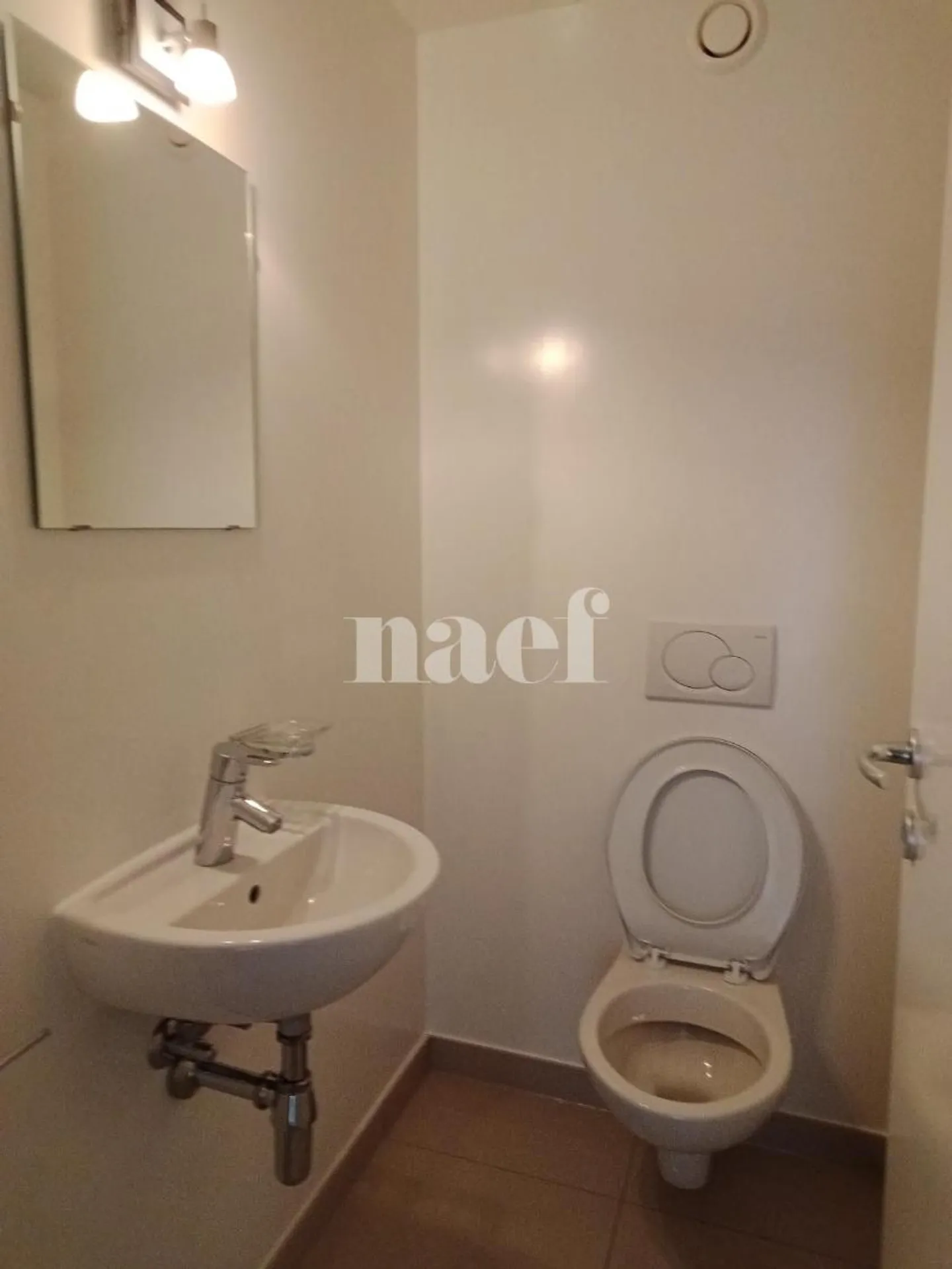 6-room apartment on the 2nd floor in Versoix, close to schools and TPG - Photo 9 of 13