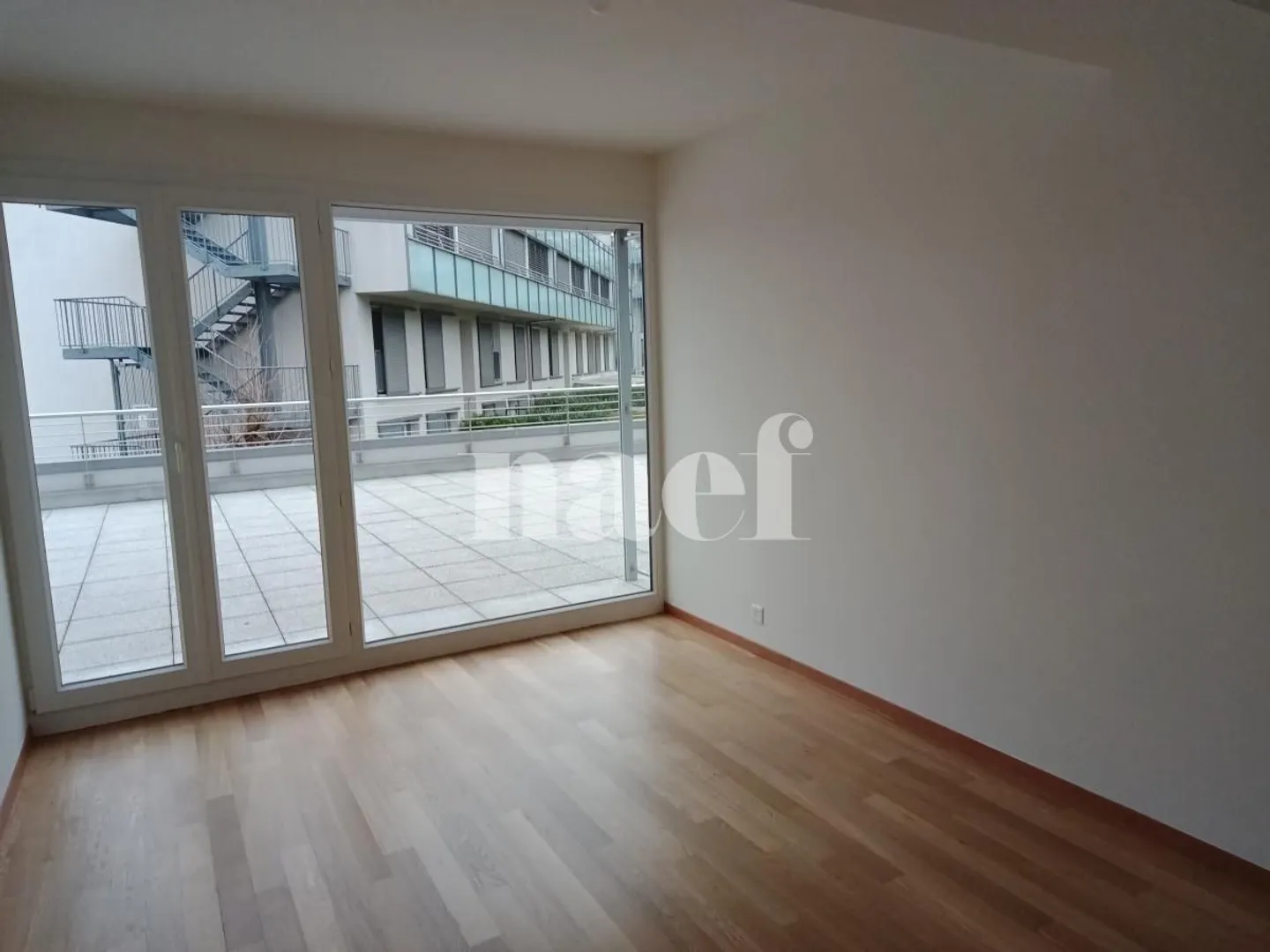 6-room apartment on the 2nd floor in Versoix, close to schools and TPG - Photo 4 of 13