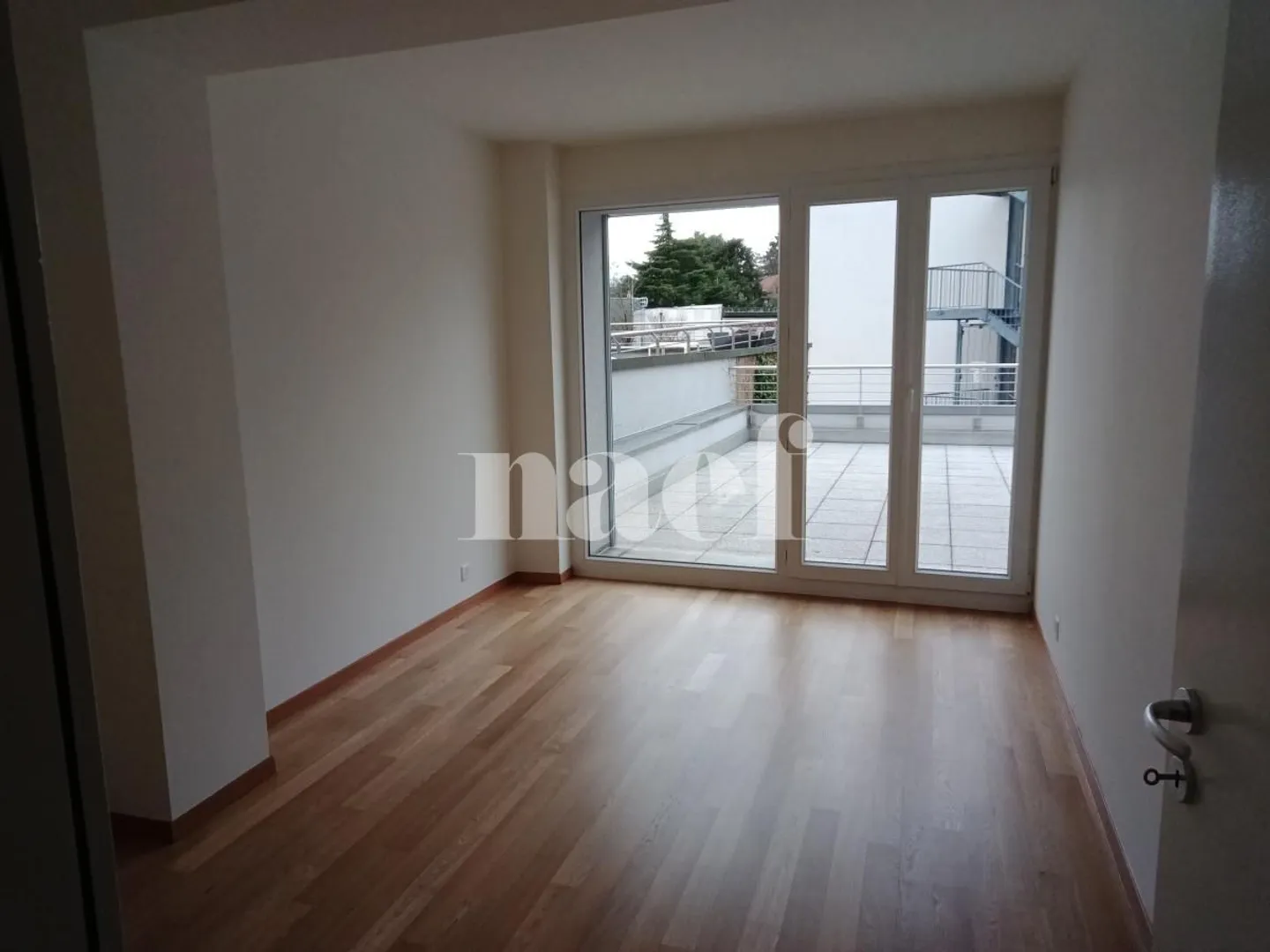 6-room apartment on the 2nd floor in Versoix, close to schools and TPG - Photo 5 of 13