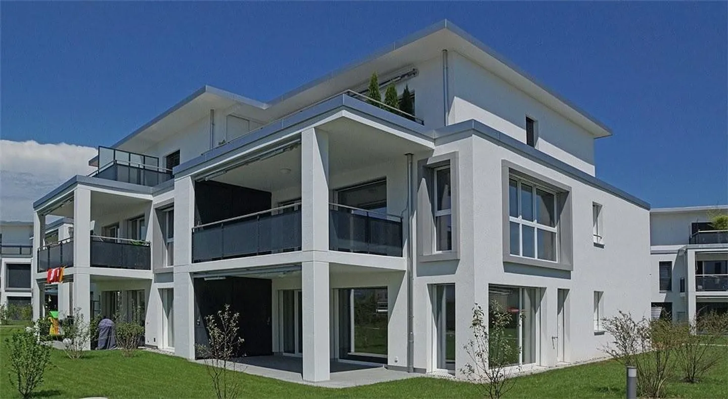 Modernes Apartment in Studen - Foto 1 von 9