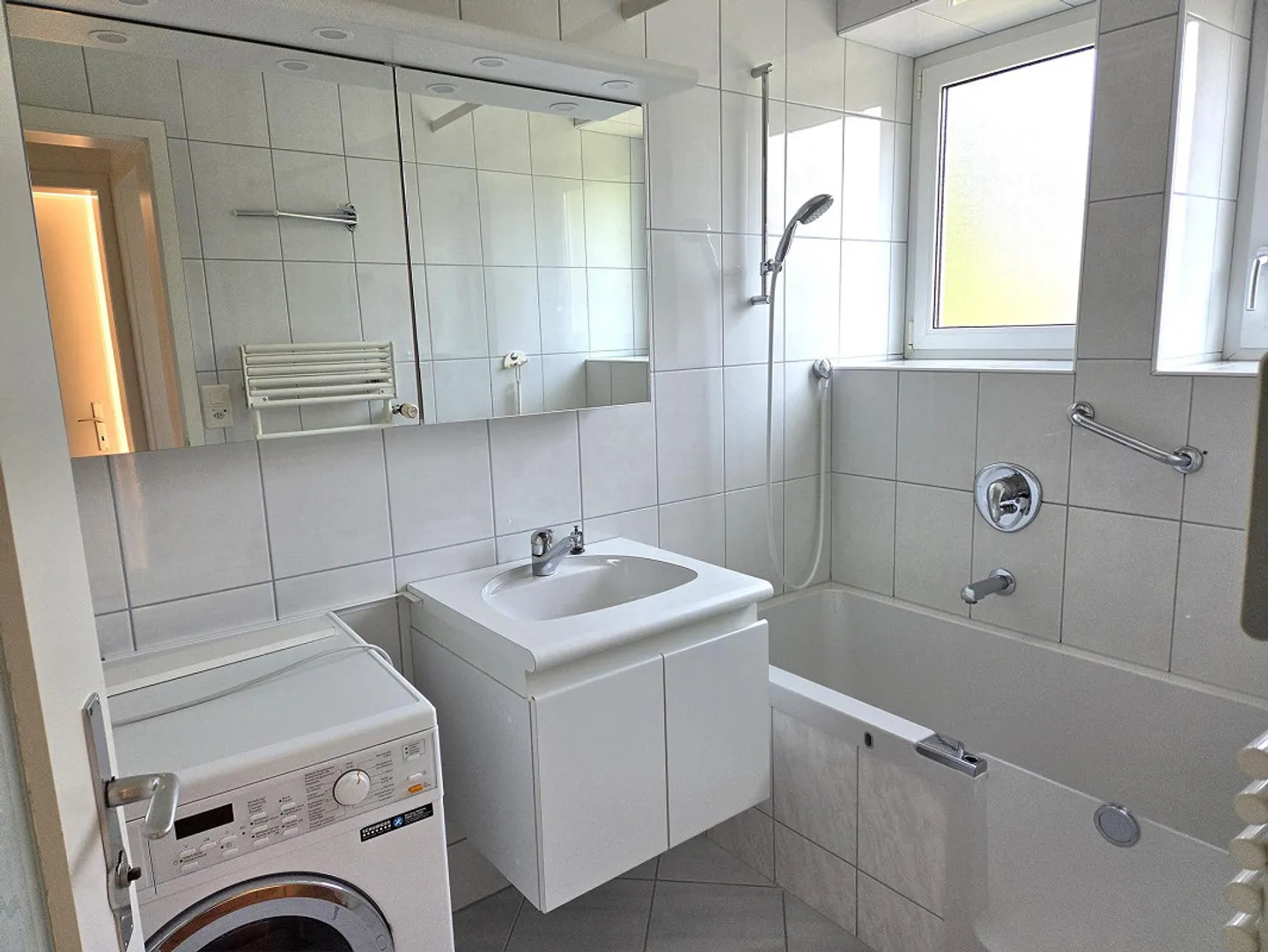 Votre nouveau chez-soi - confortable, ensoleillé et proche de la vie citadine - Photo 10 sur 11