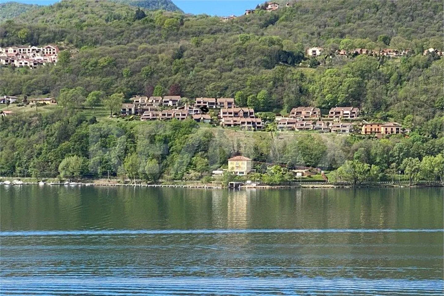 ITALY - Cuasso al Lago - Two-room apartment with lake view and boat place - Photo 2 of 13