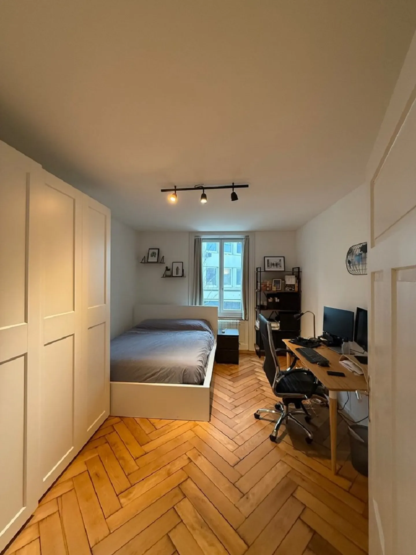 Charming Apartment in Historic Building - Photo 3 of 10
