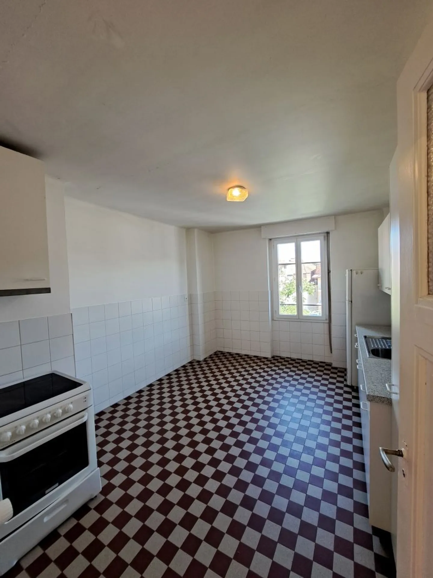 3.5 Room Apartment - Photo 5 of 6