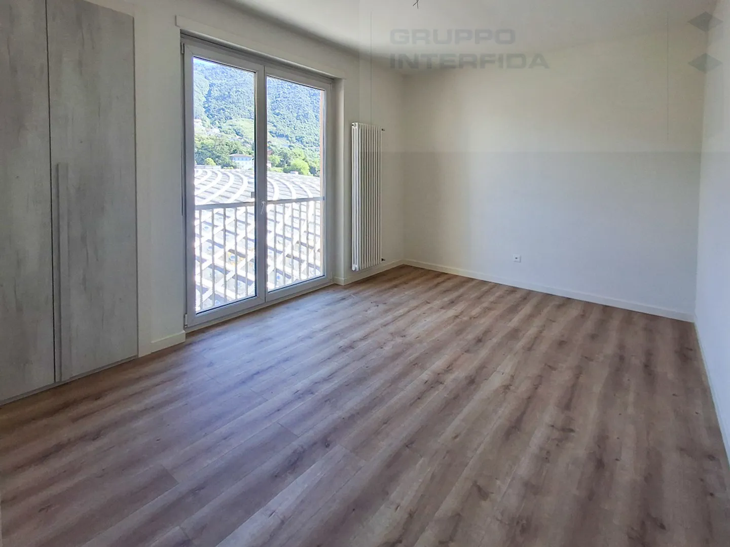 Ultimo piano in posizione centrale - Prima affitto netto gratuito - Foto 3 di 7