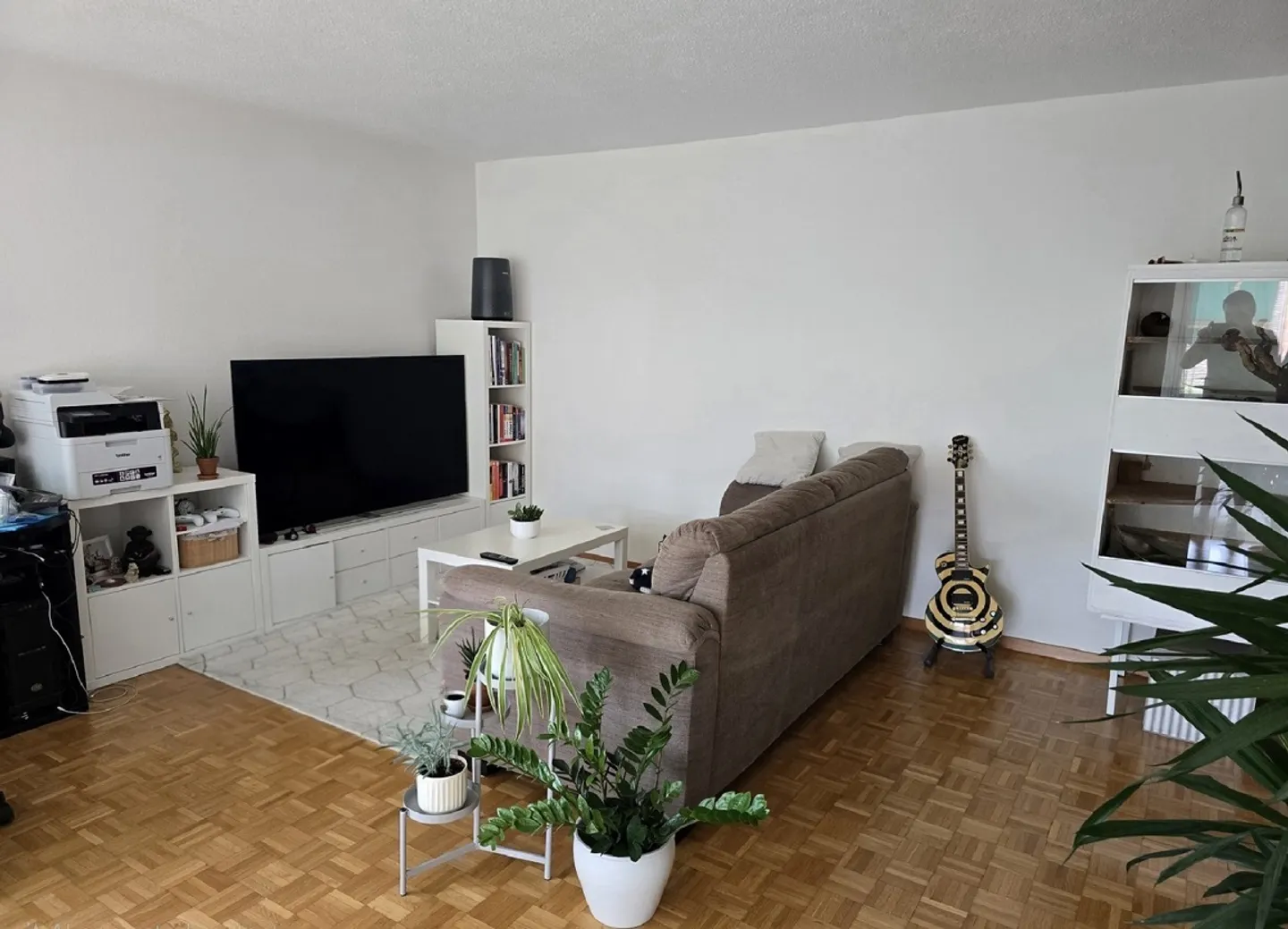 Charming 2-Room Apartment - Photo 3 of 8