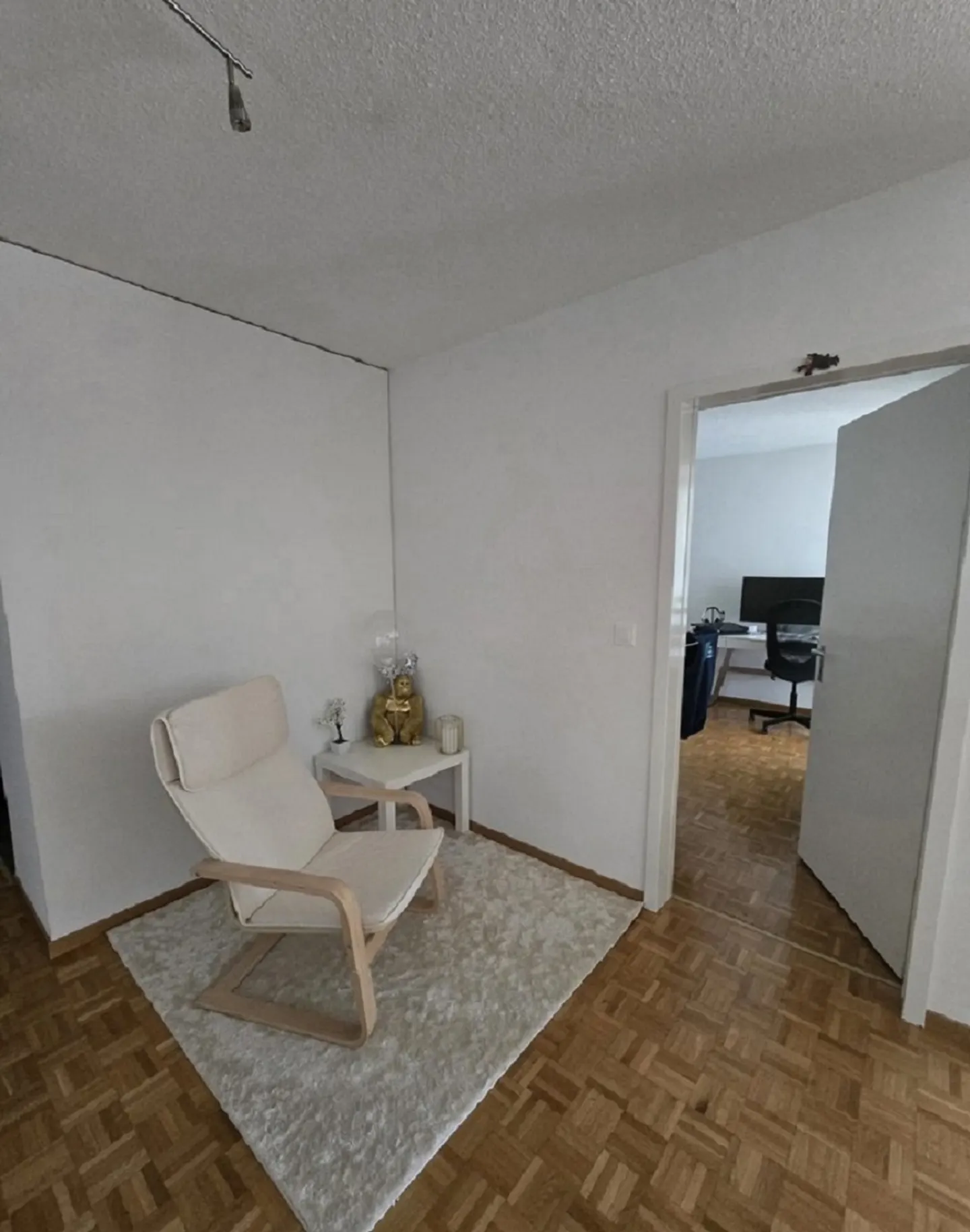 Charming 2-Room Apartment - Photo 4 of 8