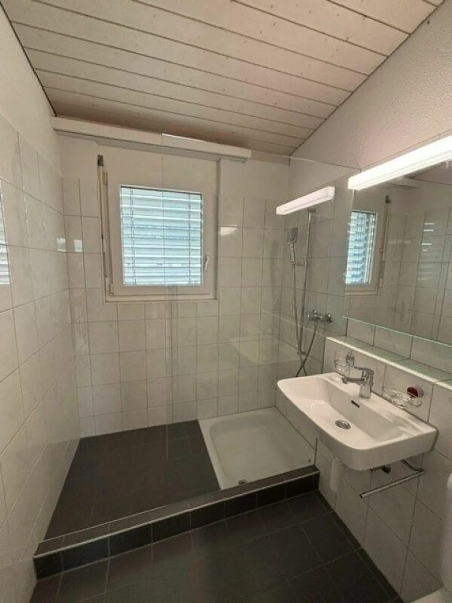Appartement en attique 4.5 pièces avec jardin d'hiver - Vivre avec un charme particulier - Photo 9 sur 13