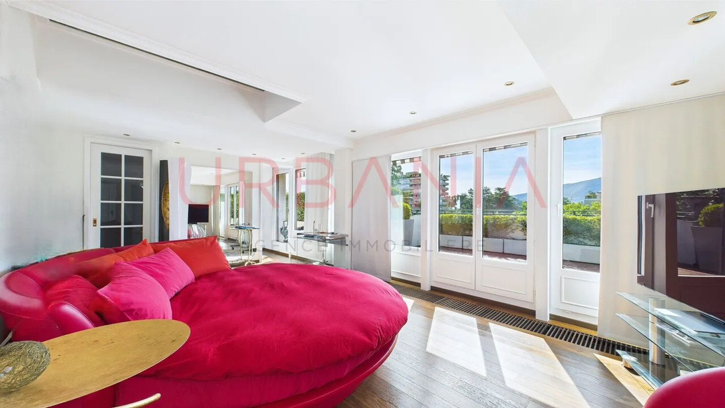 Extraordinary Penthouse Exclusivity in Florissant - Photo 7 of 11