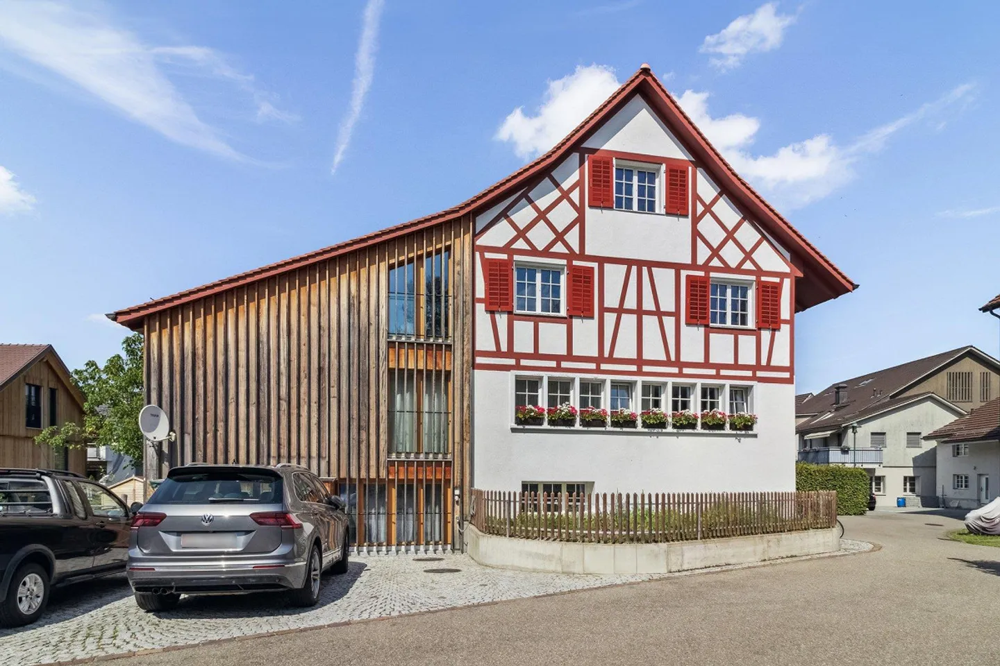 Maisonette elegante di 4,5 stanze nel cuore di Fällanden - Foto 1 di 8