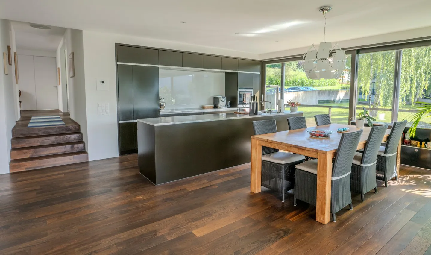 Zeitloses Wohnerlebnis in bester Lage mit Blick über den Ägerisee - Foto 9 von 23