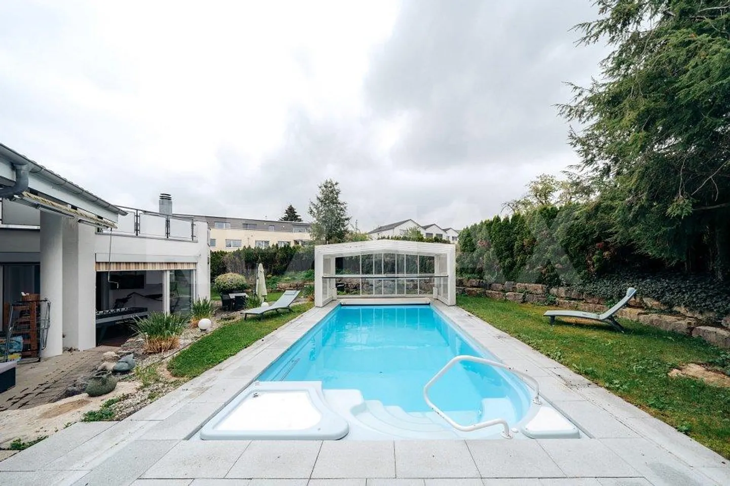 Esperienza abitativa esclusiva - Villa elegante con 6 stanze e carattere - Foto 3 di 13