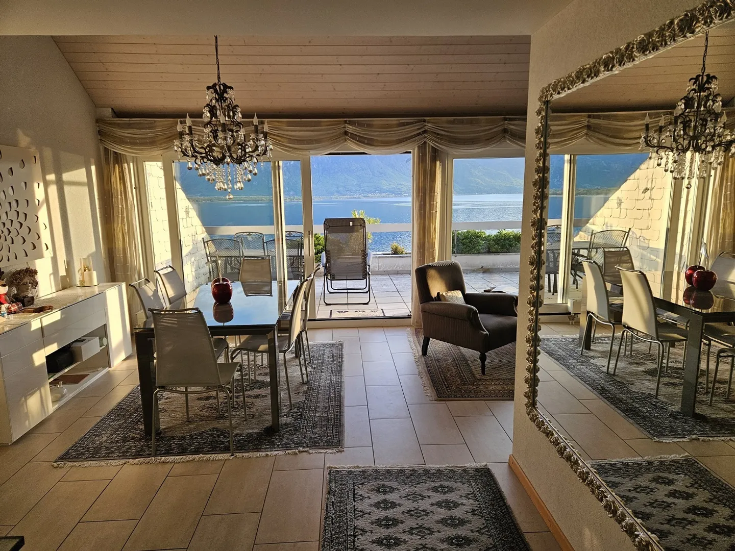 Superbe Attique Duplex avec Vue sur le Lac - Photo 6 sur 14