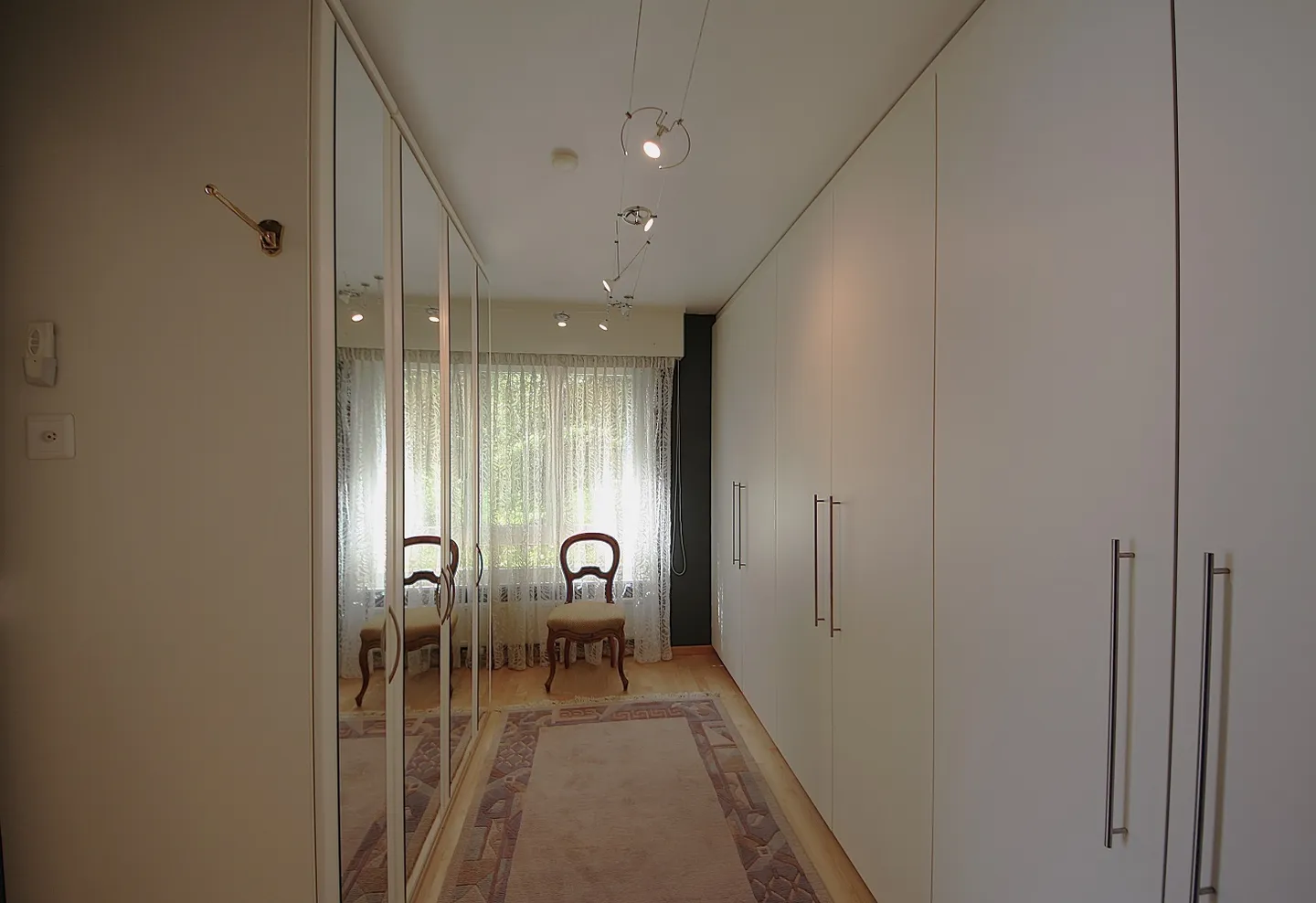 Superbe Attique Duplex avec Vue sur le Lac - Photo 8 sur 14