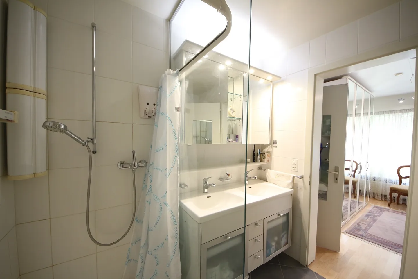 Superbe Attique Duplex avec Vue sur le Lac - Photo 9 sur 14