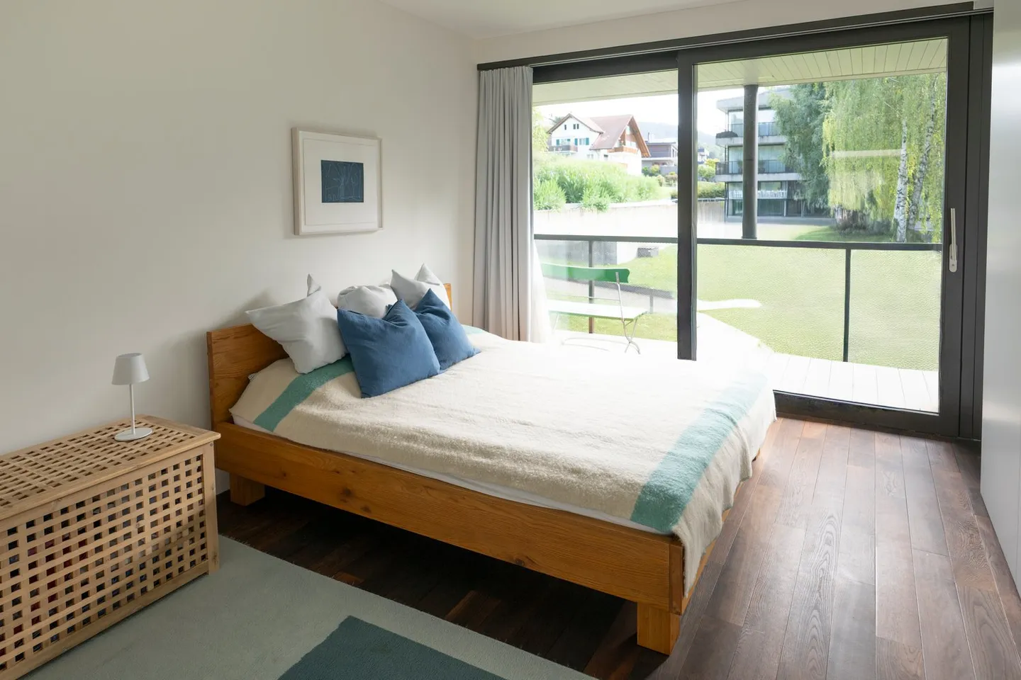 Zeitloses Wohnerlebnis in bester Lage mit Blick über den Ägerisee - Foto 14 von 23