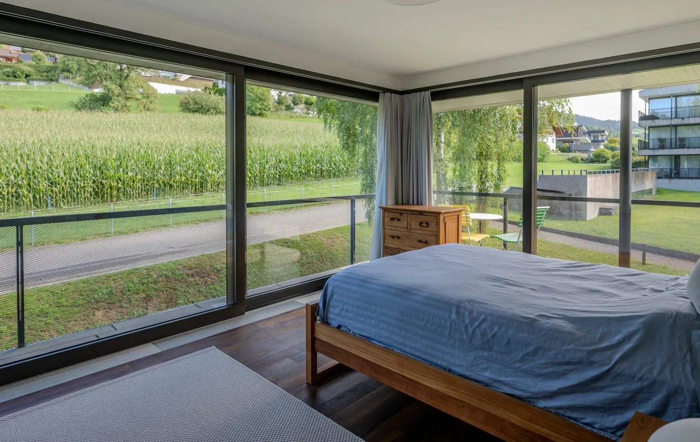 Zeitloses Wohnerlebnis in bester Lage mit Blick über den Ägerisee - Foto 12 von 23