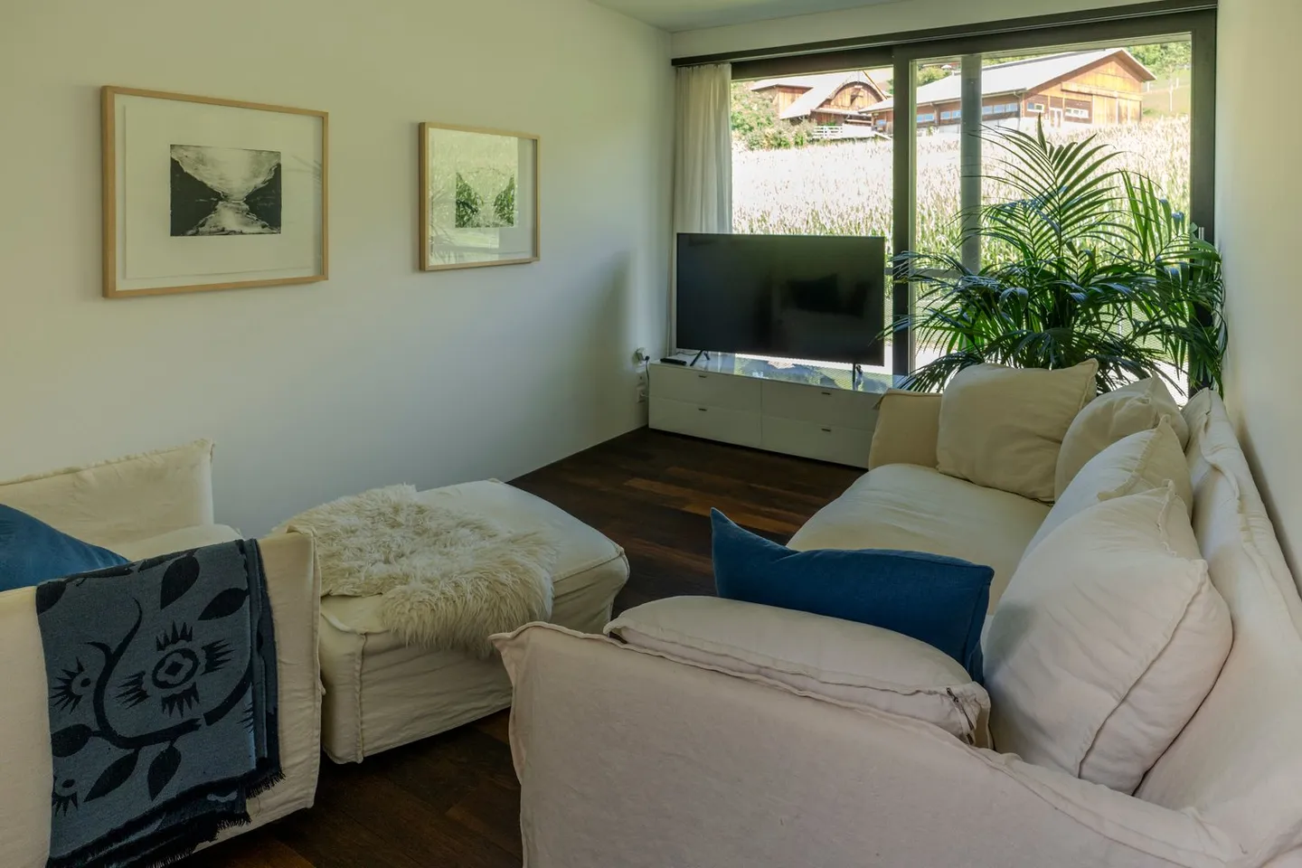 Zeitloses Wohnerlebnis in bester Lage mit Blick über den Ägerisee - Foto 17 von 23