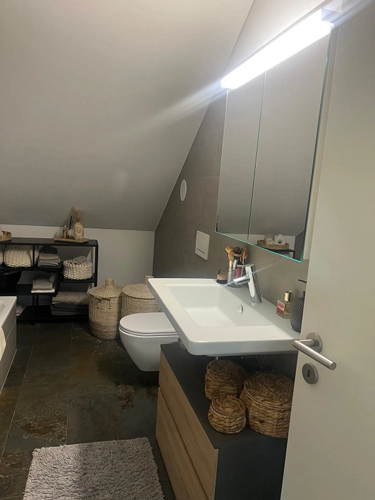 Appartement sous les combles de 3,5 pièces avec vue magnifique sur l'Alpstein - Photo 8 sur 11