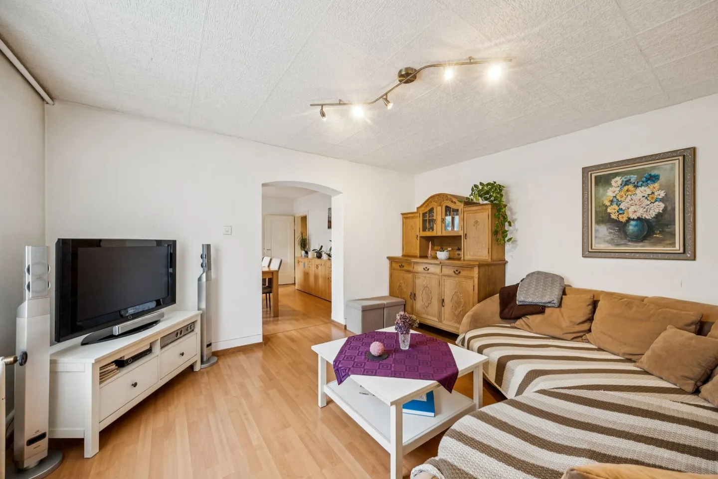 Casa bifamiliare nella zona commerciale - da ristrutturare e centralmente situata - Foto 4 di 13