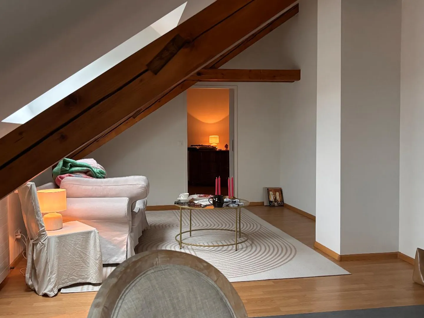 Appartement en Attique de 3 Chambres - Photo 2 sur 5