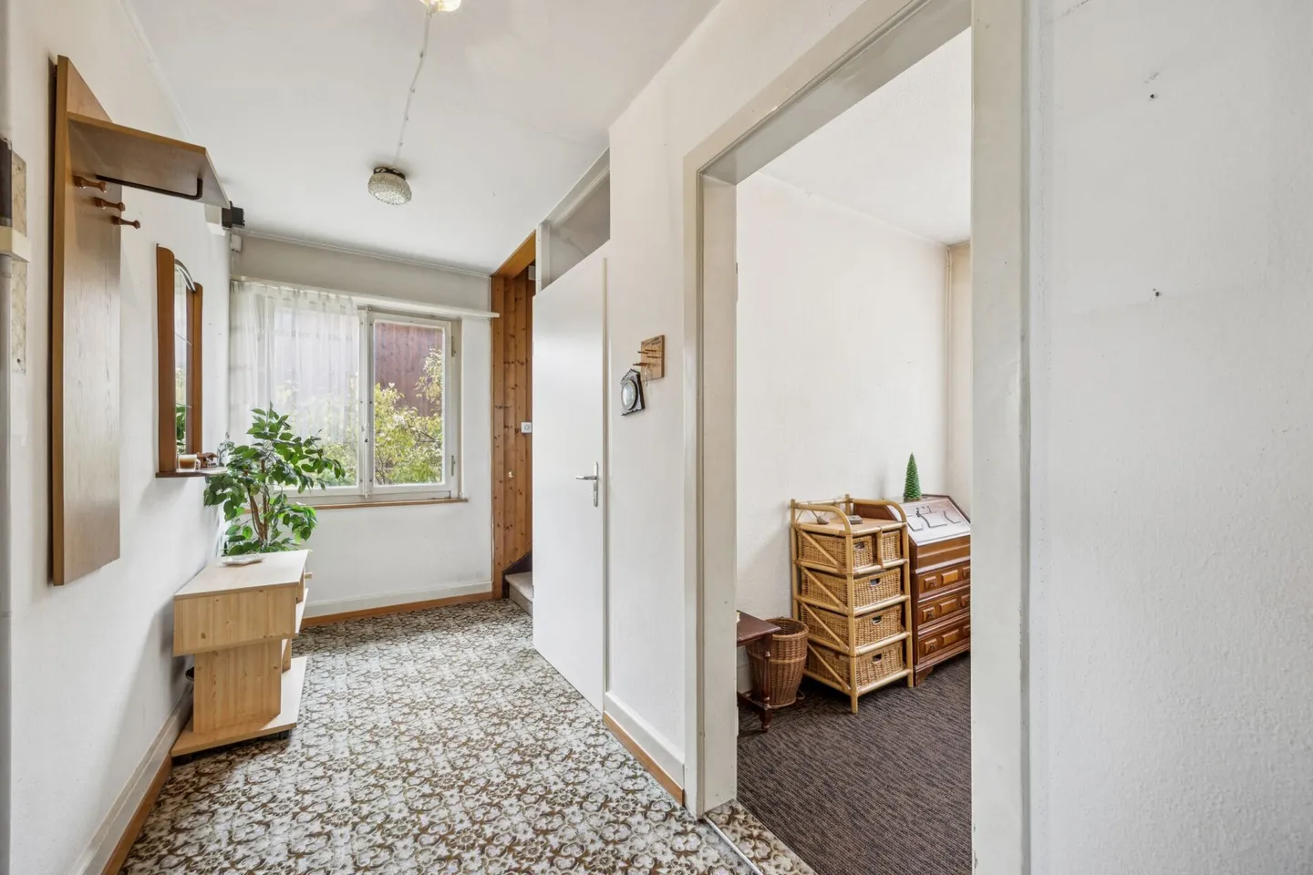 Casa bifamiliare nella zona commerciale - da ristrutturare e centralmente situata - Foto 9 di 13