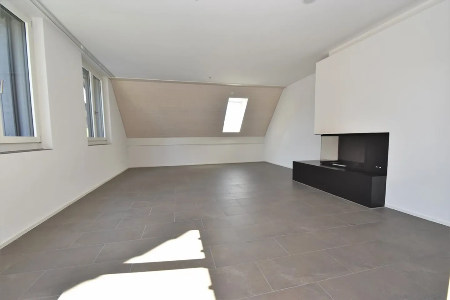 Charmante Duplexwohnung in Aesch ZH - Foto 3 von 12