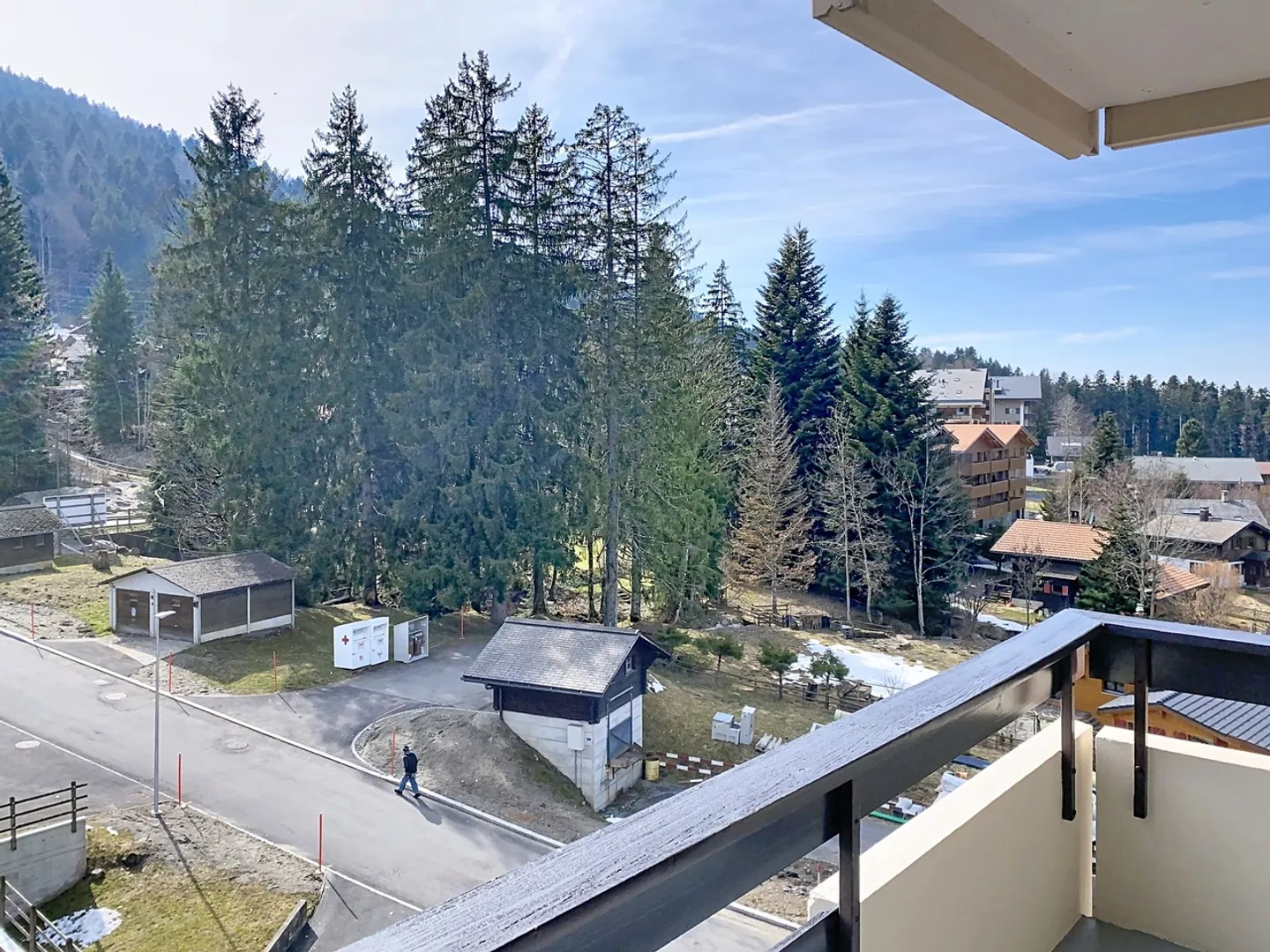 Just 2 Steps from the Slopes  Magnificent 2.5-Room Apartment Completely Renovated - Photo 1 of 9