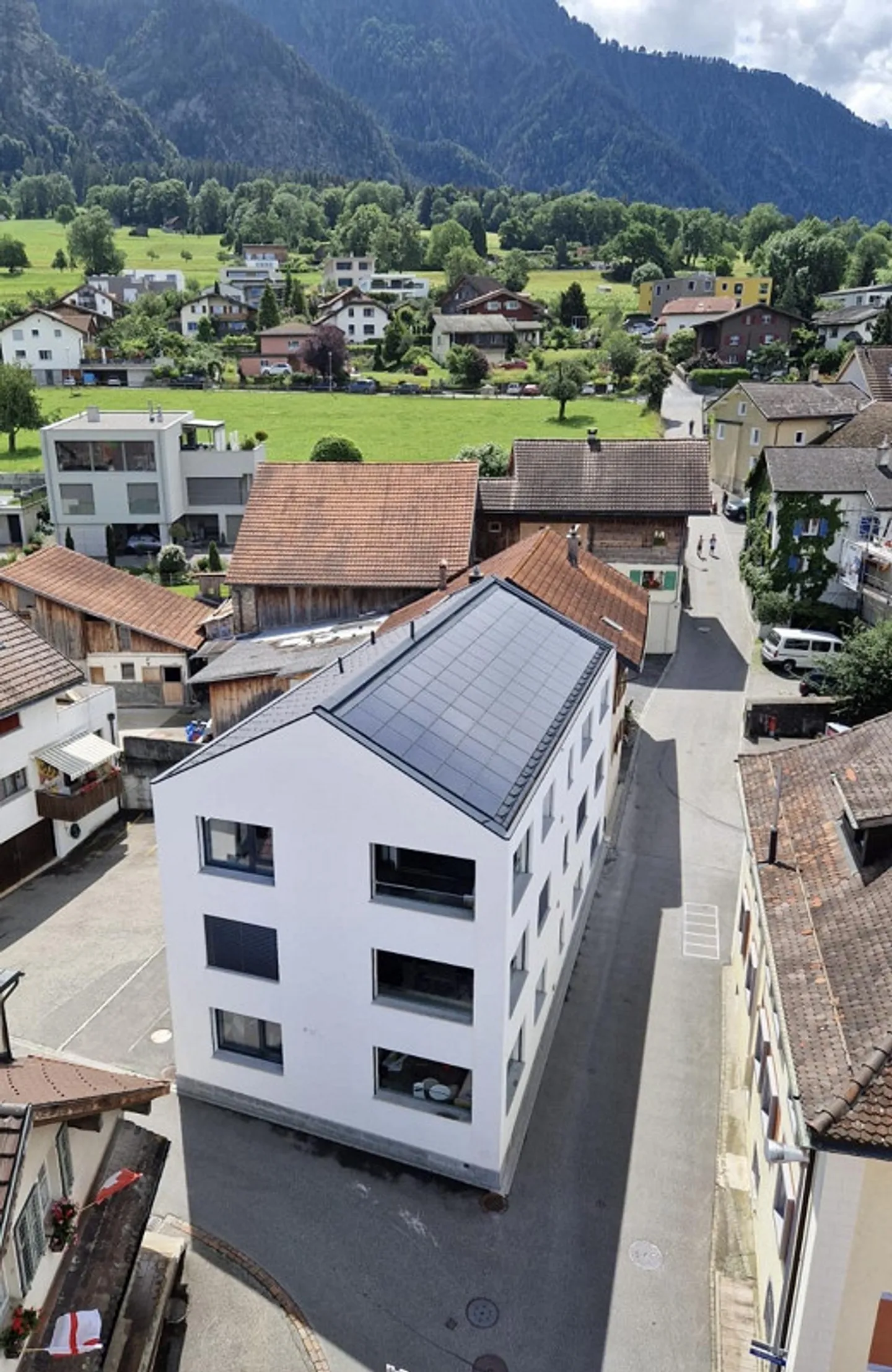 Ampio appartamento di 3.5 stanze nel centro del villaggio di Igis - Foto 3 di 11