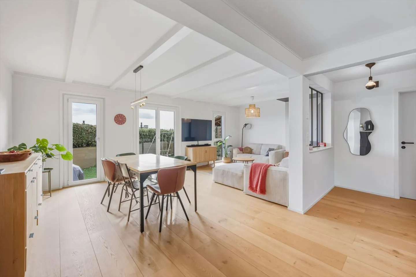 Vollständig renovierte Doppelhaushälfte in Orbe - Foto 2 von 11