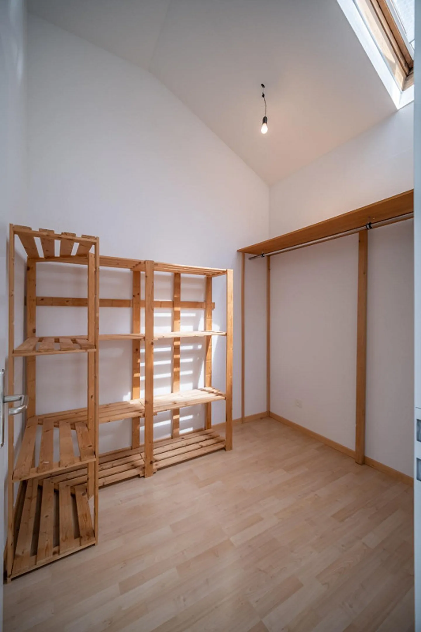 Grosszügige 5.5 Zimmer Wohnung mit Terrasse - Foto 5 di 10