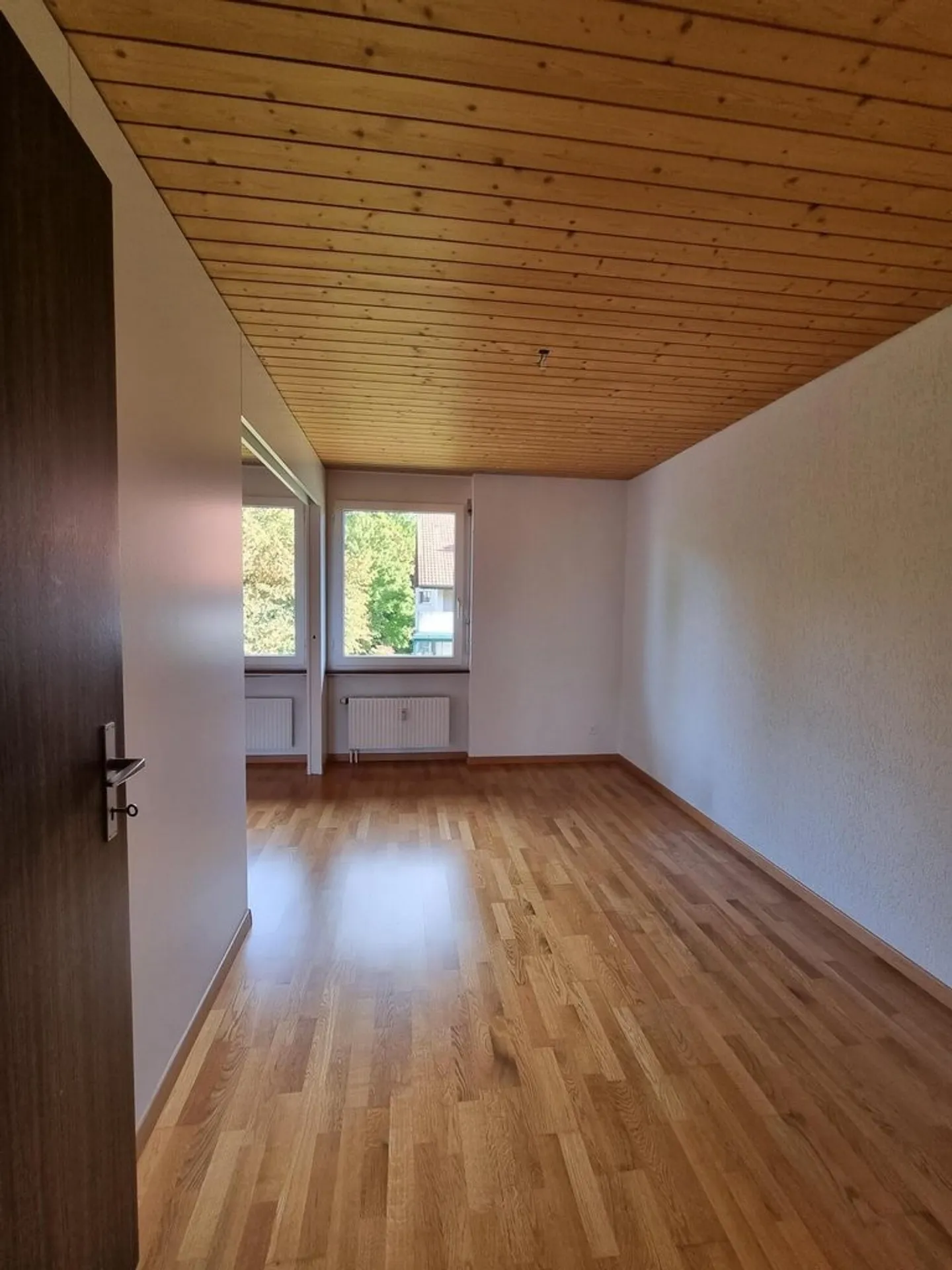 Luminoso appartamento 4.5 locali - Foto 6 di 12