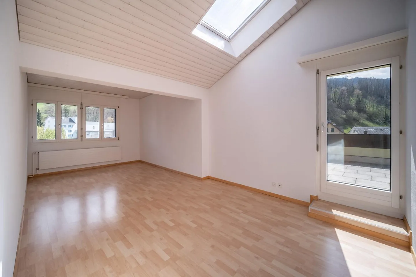 Grosszügige 5.5 Zimmer Wohnung mit Terrasse - Foto 10 di 10
