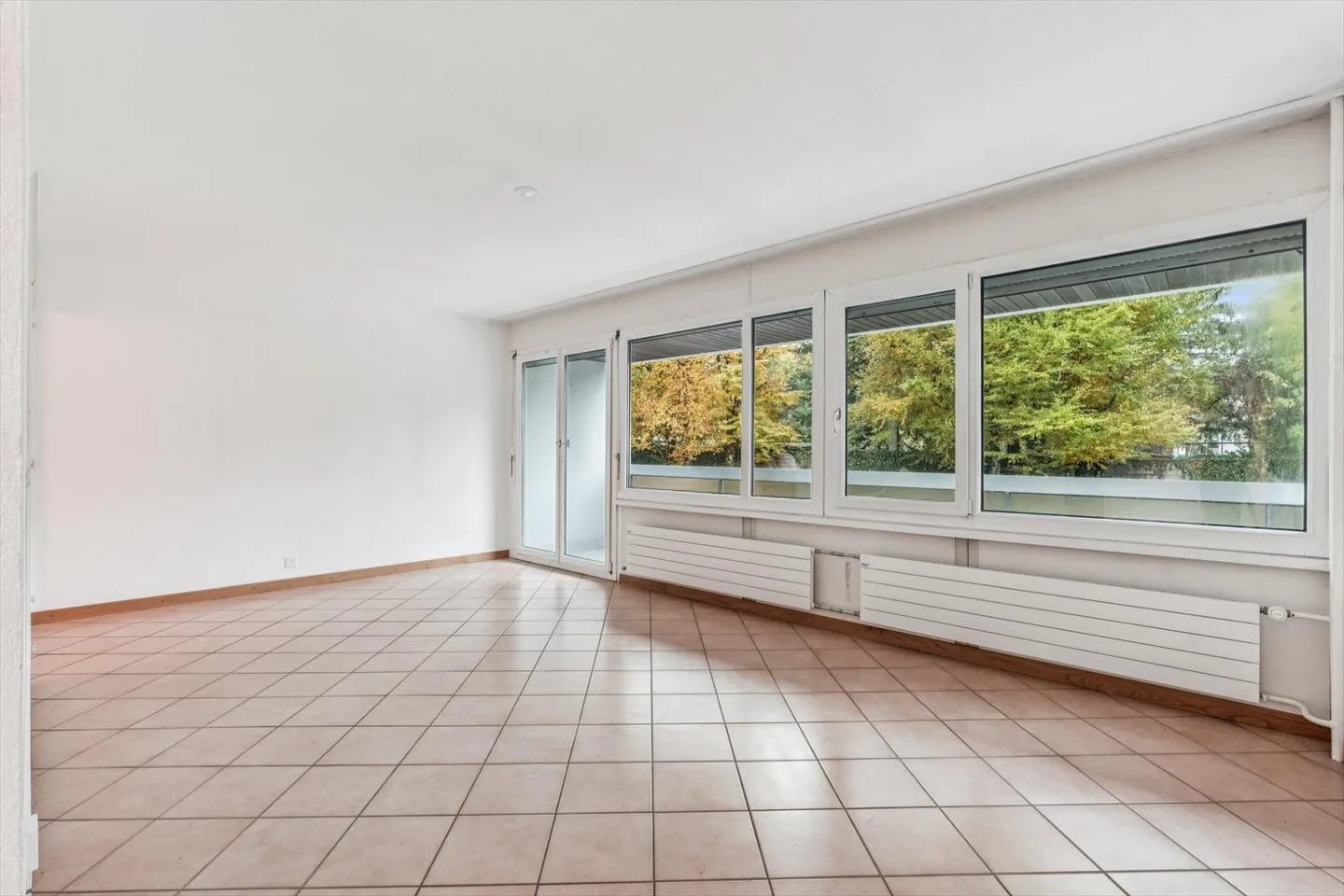 Apartment with 4 rooms and balcony - Photo 2 of 11