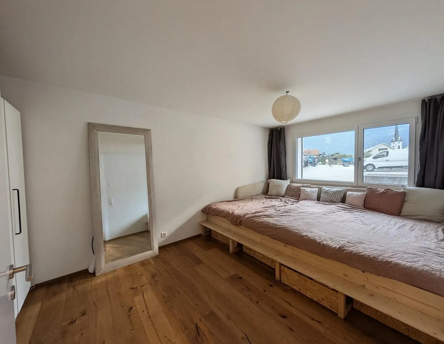 Ampio appartamento di 3.5 stanze nel centro del villaggio di Igis - Foto 10 di 11