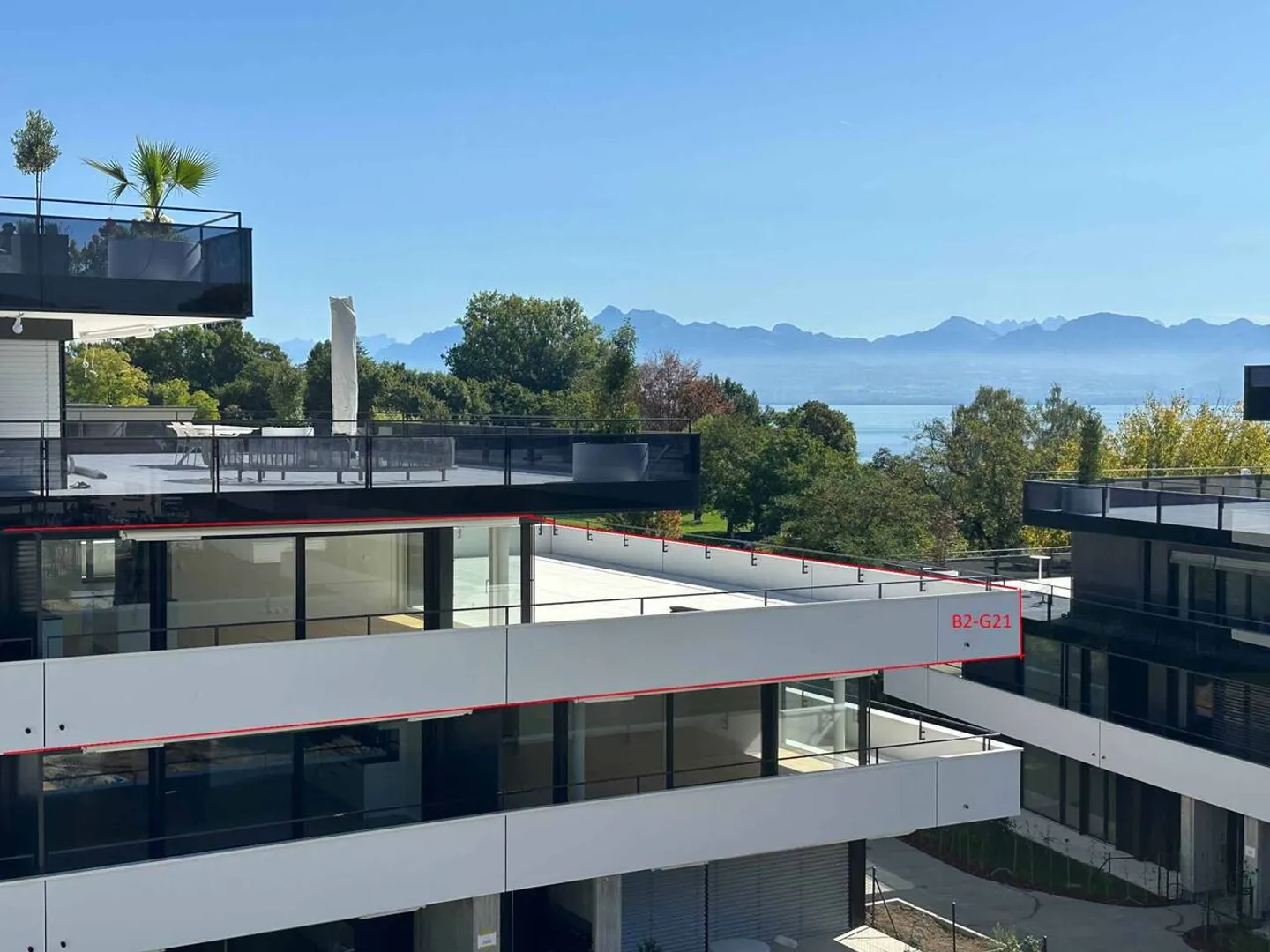 Luxuriöse 4,5-Zimmer-Eckwohnung von 168m2 mit 117m2 Terrasse im 2. Stock - Foto 1 von 13