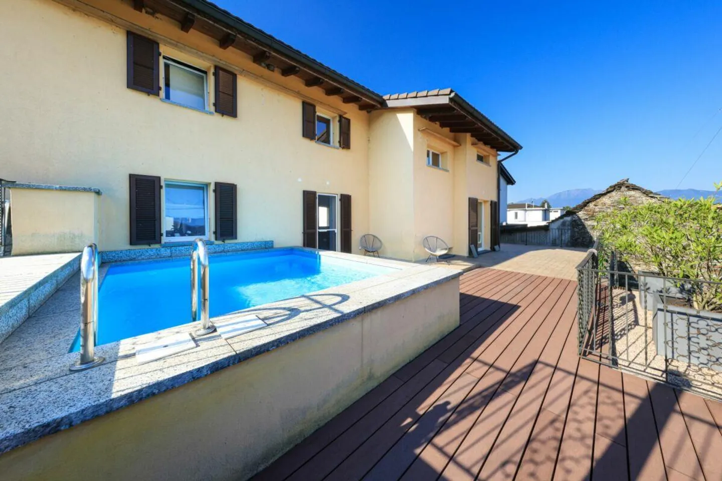QUARTINO - Casa bifamiliare con due appartamenti - Foto 2 di 30