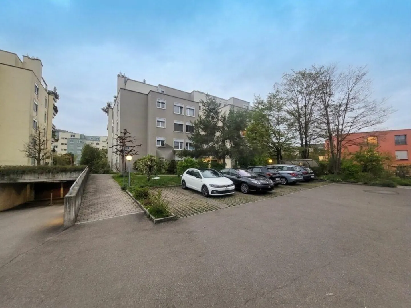 Una casa che unisce generosità, luce e comfort - Foto 1 di 10