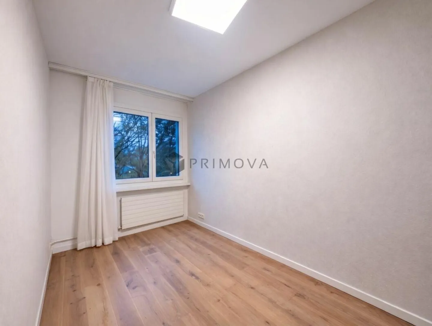 Una casa che unisce generosità, luce e comfort - Foto 8 di 10