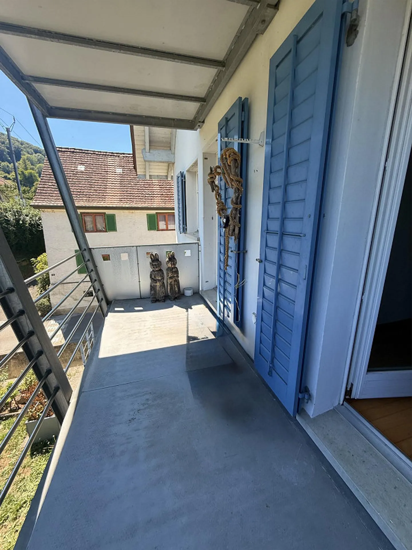 Spacious 6.5-room single-family house with garden in Berlingen - Photo 13 of 24