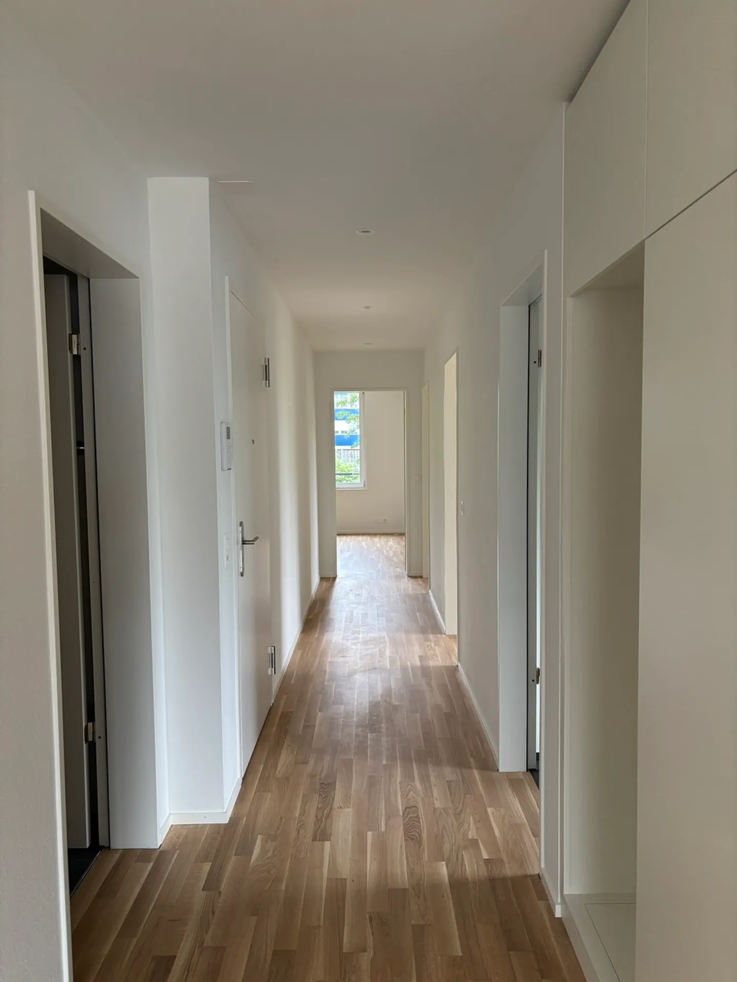 Modern 4.5-Room Apartment in Therwil - Photo 5 of 7