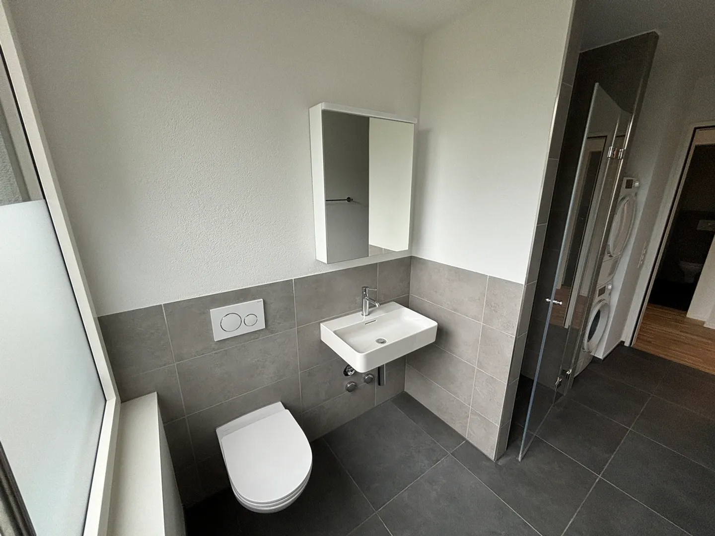 Modern 4.5-Room Apartment in Therwil - Photo 6 of 7