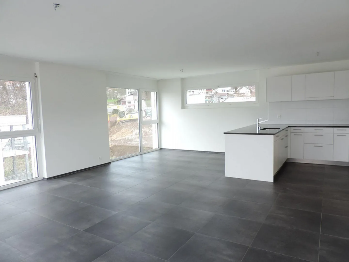 Great Attic Apartment - Photo 4 of 10