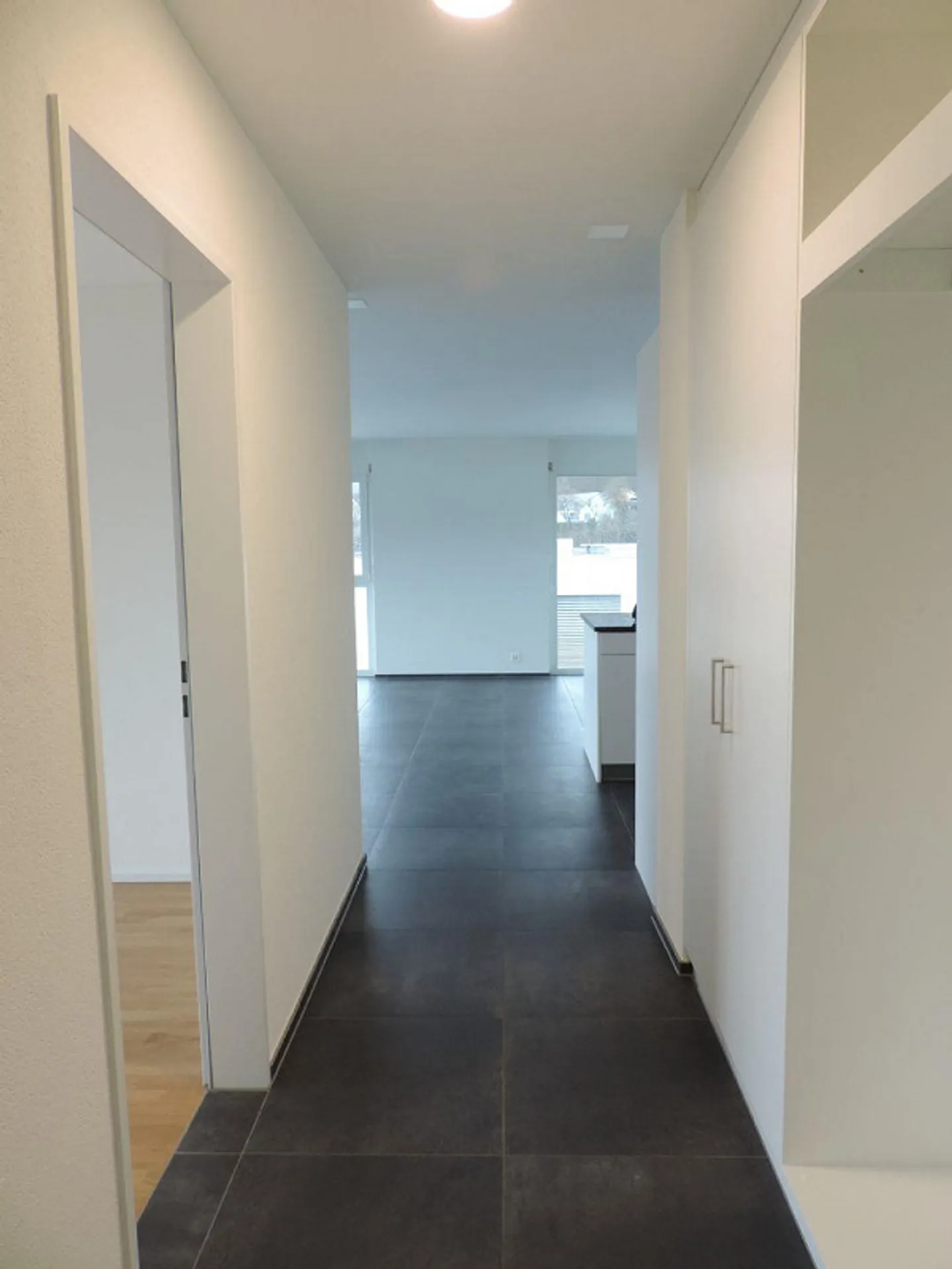 Great Attic Apartment - Photo 9 of 10