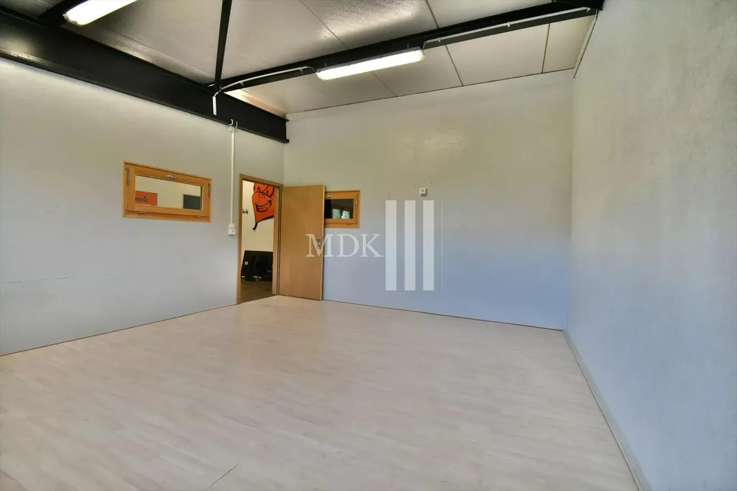 Commerce 1 pièce - Photo 1 sur 4